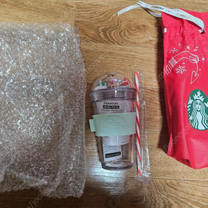 스타벅스 2017년 크리스마스 md 베어리 콜드컵