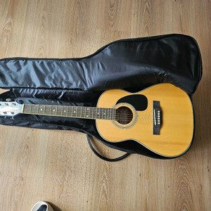 주니어 기타 (손가락 굳은살 5만원 주고 서비스 받음)