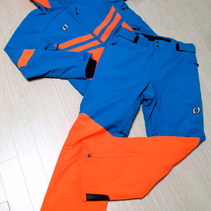 온요네 데모 스키복