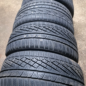 255 35 20 2짝 285 30 20 2짝 피렐리 윈터 스노우 중고 타이어