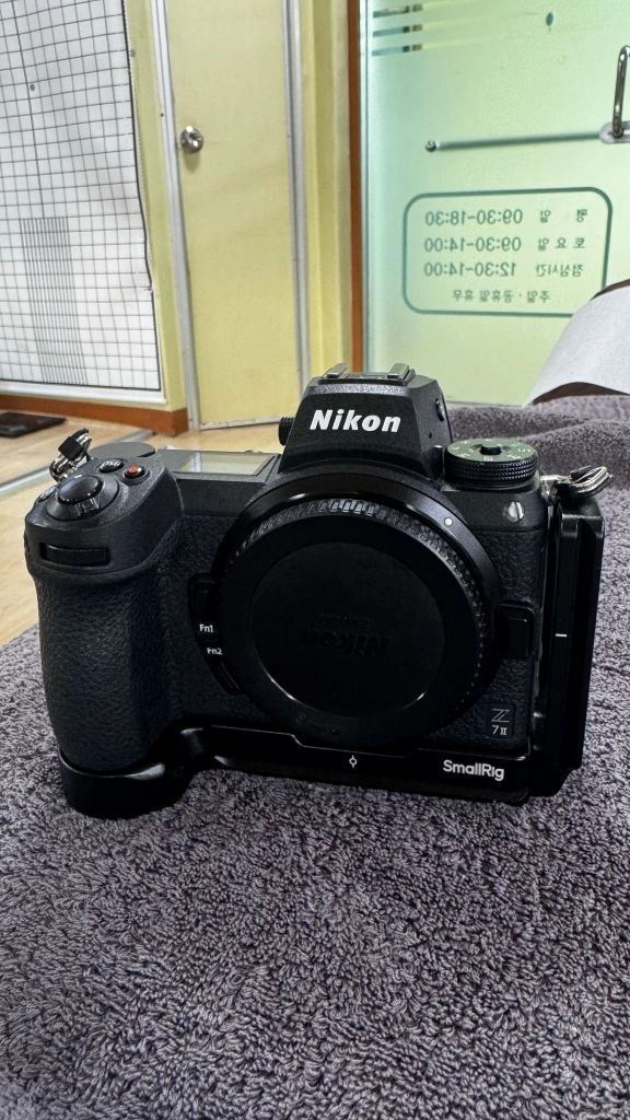 니콘 Z7 II 미러리스 카메라 이미지