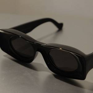 로에베 블랙 선글라스