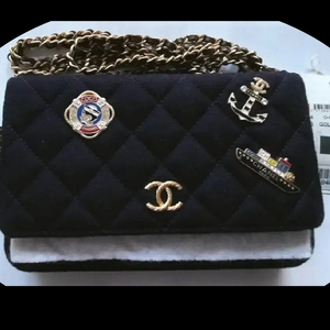 샤넬백 정품 샤넬 불렉 퀼링 펠트크루즈 참월렛 온 체인 숄더백