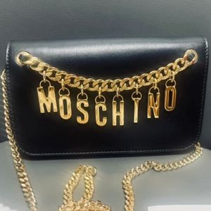 모스키노 체인 woc