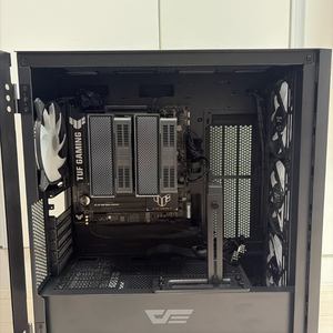 라이젠7 9800X3D 게이밍 PC 반본체