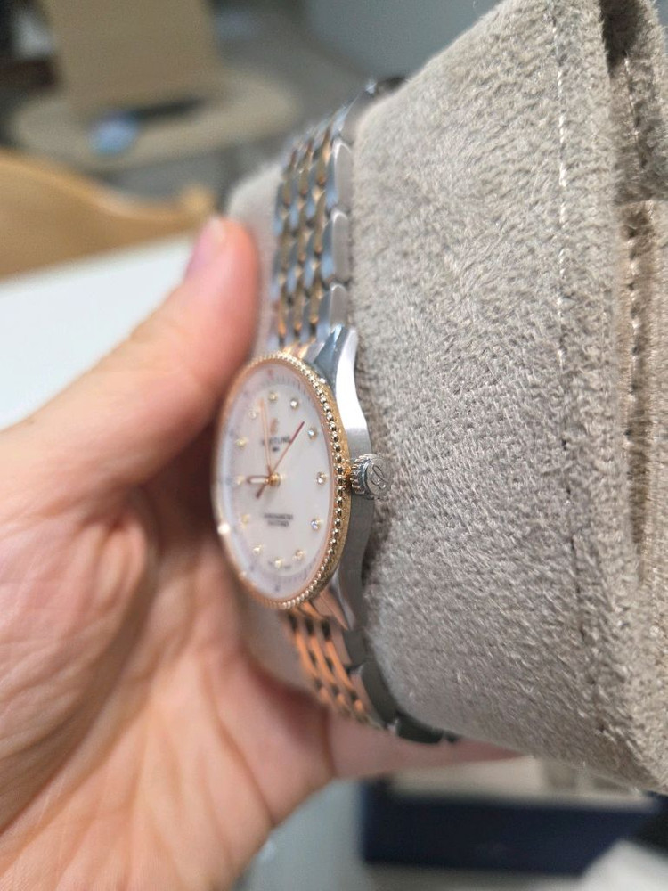 브라이틀링 내비타이머 32 콤비 자개 다이아 풀박스--5