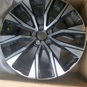 볼보 XC60 얼티메이트 블랙 19인치 순정 휠 (낱개 판매) 품번 32358598 스크레치 있음