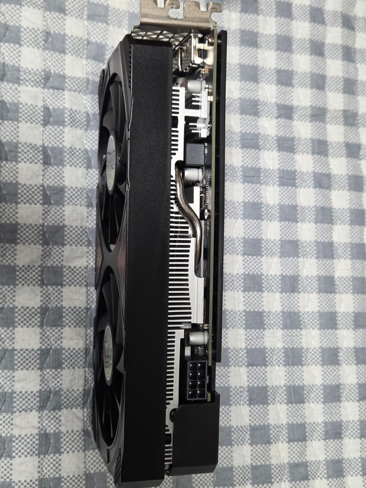 에즈원 rx580 2048sp 8g 판매합니다--1