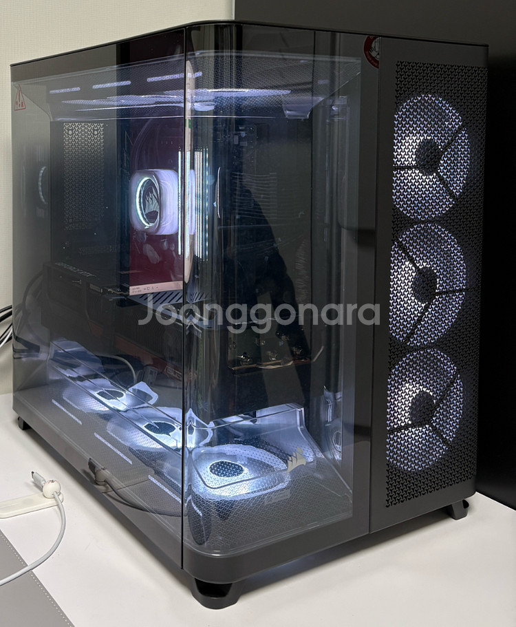 9800x3d rtx5080 커세어 완본체 팝니다.--2
