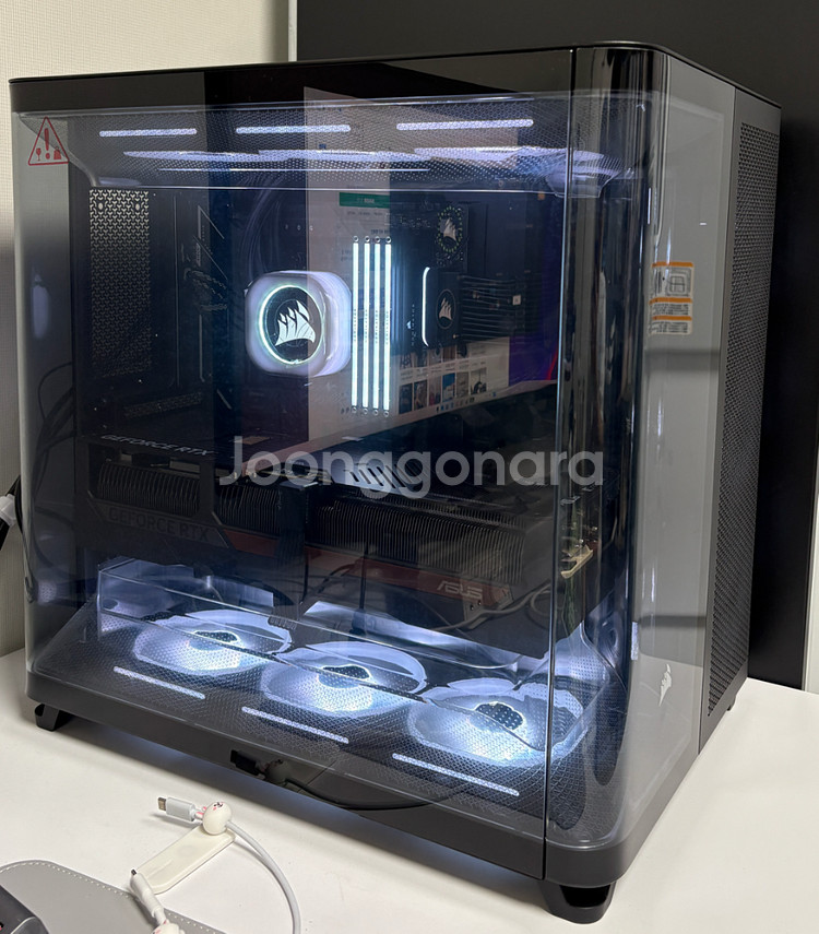 9800x3d rtx5080 커세어 완본체 팝니다.--3