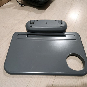 캐스퍼 일렉트릭 시트백 테이블 판매 합니다.