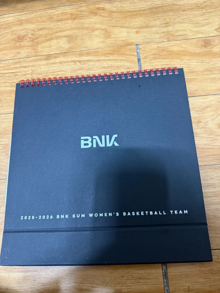 2026BNK썸여자농구탁상용캘린더팝니다 이미지