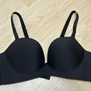 에메필 초모리 브라 블랙 80B 이미지