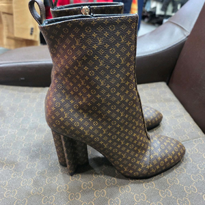 루이비통 나노 모노그램 앵클 부츠