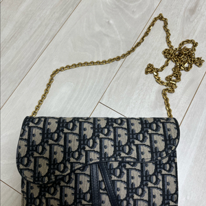 디올 오블리크 woc 새들 체인 크로스백