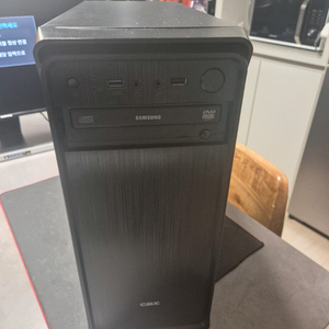 PC 본체 CPU i5 6500, GTX 1050, DDR4 8G, ssd 120g깨끗하고 작동잘됩