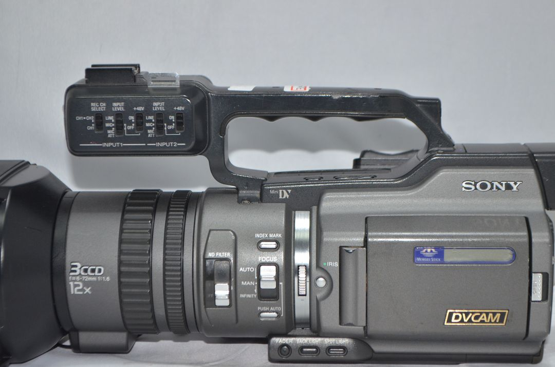 소니6mm 캠코더 DSR-PD170 DSR-PD150[부품용 소품용]5만원 팝니다 이미지