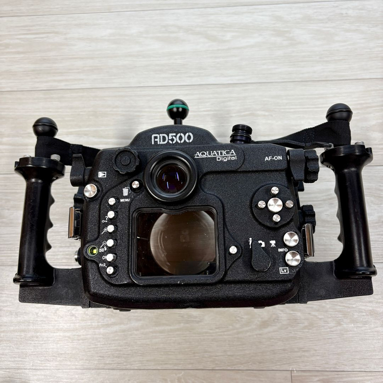 니콘 D500용 아쿠아티카 하우징 이미지