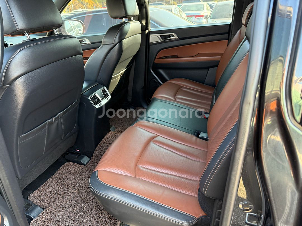 렉스턴스포츠4륜 노블레스--4