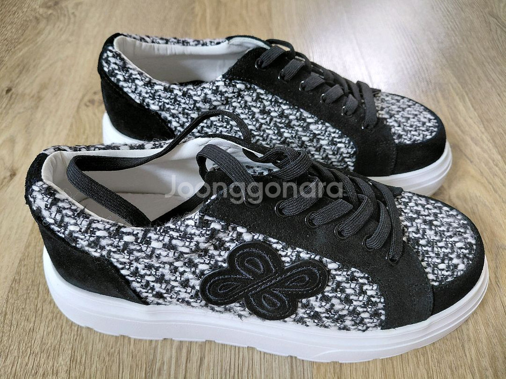 새상품 바바라 소가죽 스니커즈 고세 슈콤마보니 세라--8