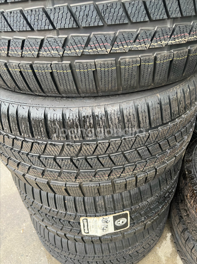 295 40 20 컨티넨탈 윈터 새것 이월타이어 4개--0