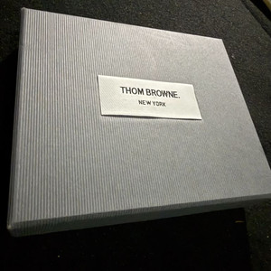 톰브라운 머니클립 새상품