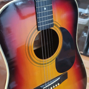 Vester (베스터) 6300 모델 어쿠스틱 기타 (빈티지 선버스트) 판매합니다전문 판매 업자 아닙니다 마지막 남