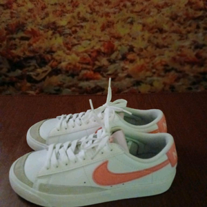 나이키 브레이저 로우 2 화이트 핑크235