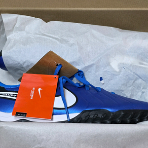 [새제품] 나이키 티엠포 레전드 10 아카데미 TF 275mm 풋살화