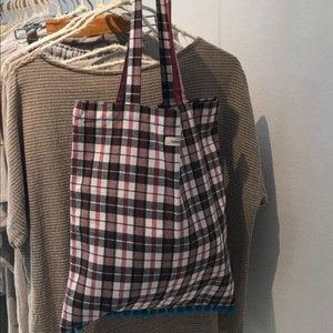 새상품 폼폼 얇고 가벼운 에코백 가방