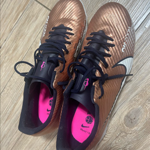 나이키 줌 머큐리얼 풋살화 285