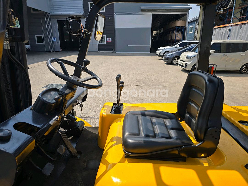 저렴한 중고지게차 현대 4.5톤 더블타이어 자동발 디젤지게차 덧발포함 1150만원--0