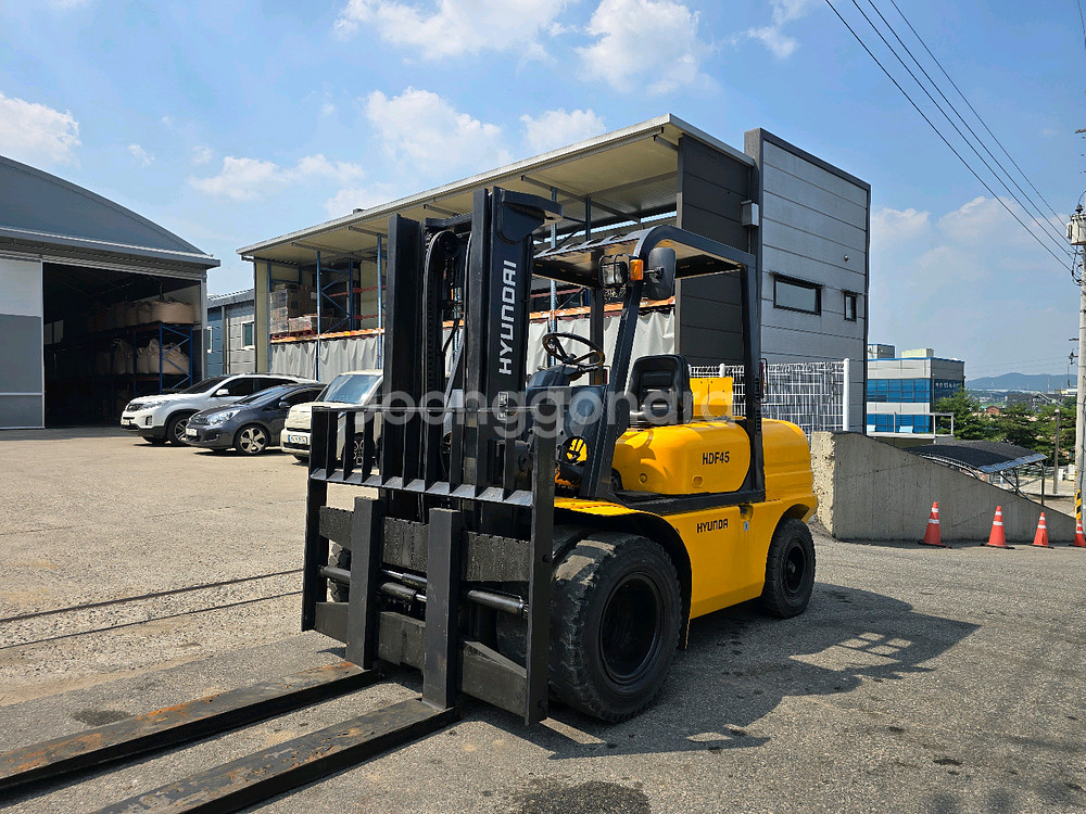 저렴한 중고지게차 현대 4.5톤 더블타이어 자동발 디젤지게차 덧발포함 1150만원--7