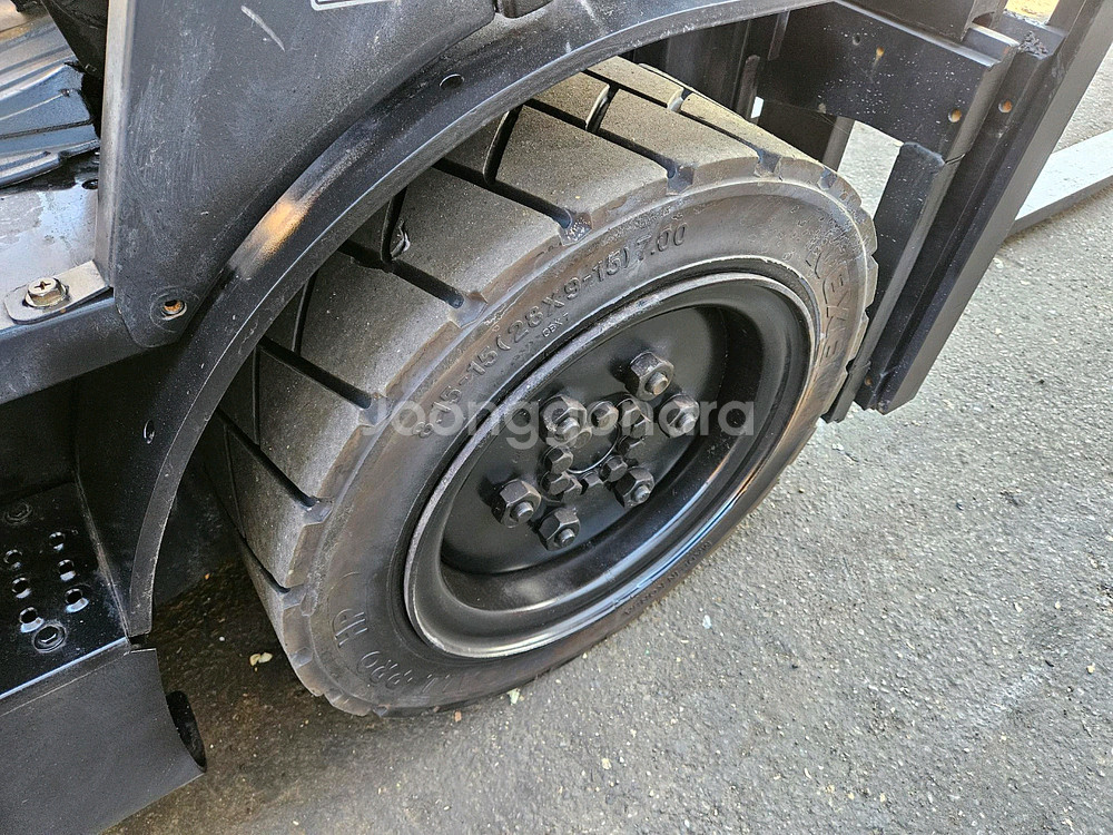 중고지게차 두산 D30S-5 디젤 3톤 지게차(사이드쉬프트, 반캐빈, 통타이어)--5