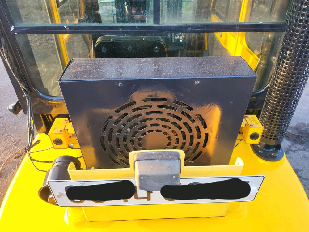 (중고지게차) 현대 30D-9 디젤 지게차(캐빈, 사이드쉬프트, 냉/난방, 후방카메라,안전 경보기)--8