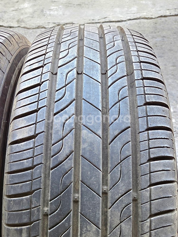 2457016 245 70 16 금호 TA21 타이어 팝니다--1