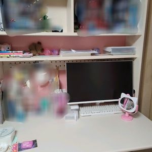 일룸 링키책상과 시디즈링고의자 셋트 이미지