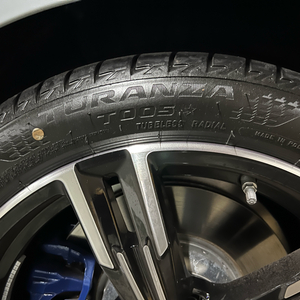 BMW 320i msp 출고타이어 225 45 R18 브릿지스톤 투란자 T005