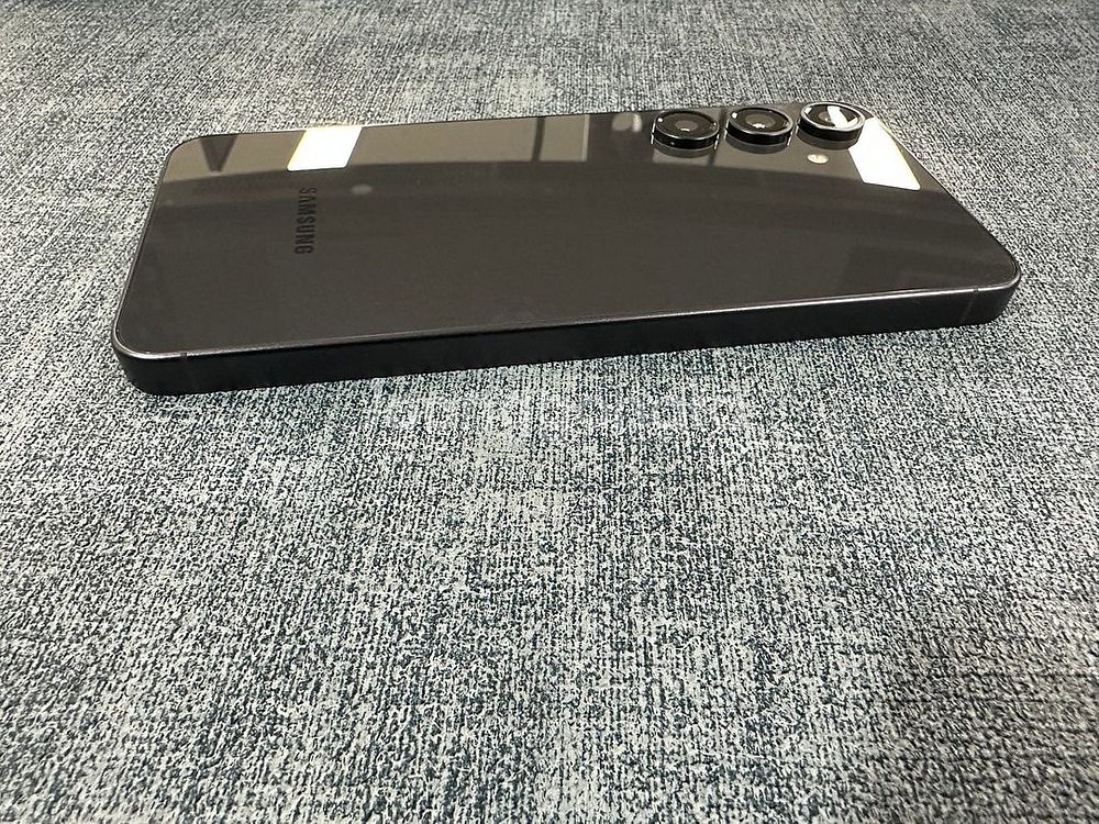 (새상품급) 갤럭시S24FE 256G 블랙 25년 5월개통 무잔상 보증OK 45만원 판매해요--3