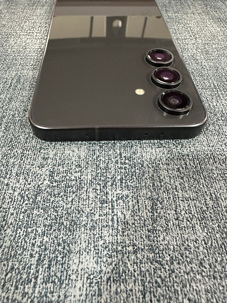 (새상품급) 갤럭시S24FE 256G 블랙 25년 5월개통 무잔상 보증OK 45만원 판매해요--4