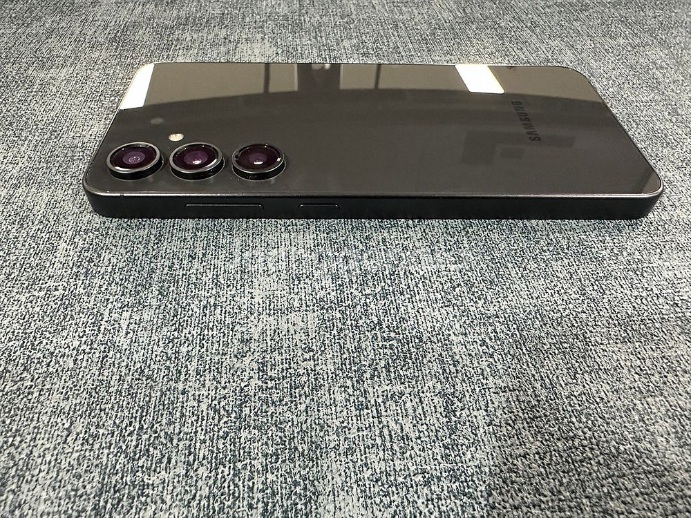 (새상품급) 갤럭시S24FE 256G 블랙 25년 5월개통 무잔상 보증OK 45만원 판매해요--5