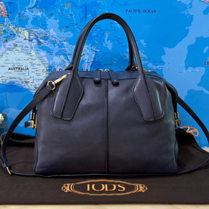 토즈 디백 미디움.상태 깨끗좋음