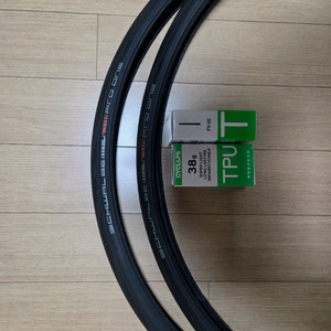 슈발베 프로원 클린쳐 28C 타이어, 튜브 포함 팝니다.