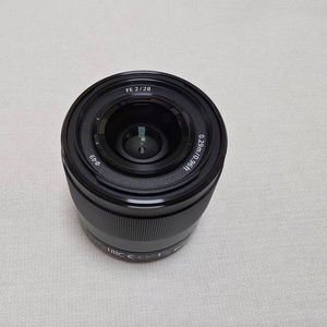 SONY FE 28mm F2 (SEL28F20) & B+W 49 007 CLEAR MRC nano