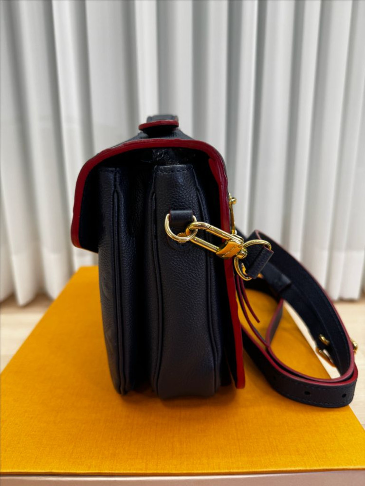 루이비통 포쉐트메티스 토트 숄더백 이미지