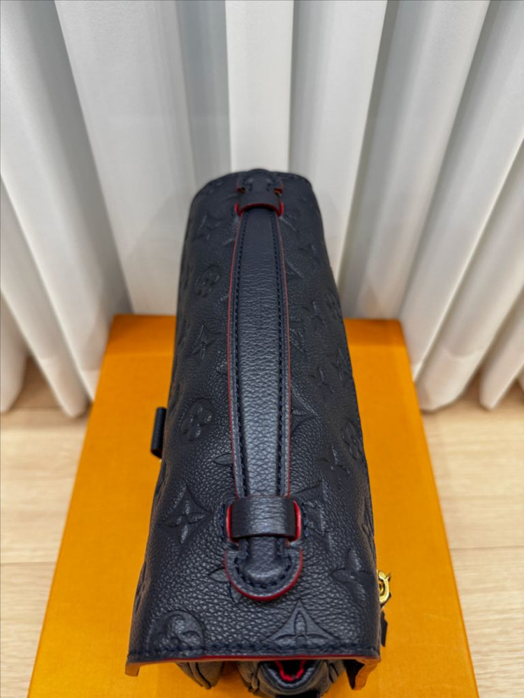 루이비통 포쉐트메티스 토트 숄더백 이미지