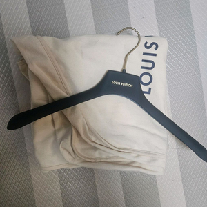 루이비통 옷걸이 수트케이스