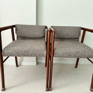 카레클린트 602체어 두개판매