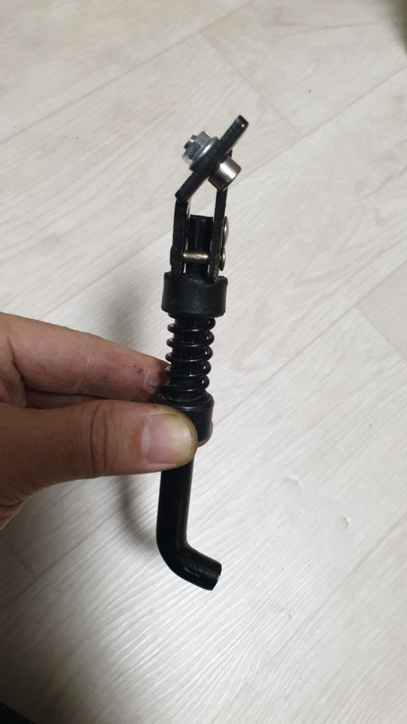 전동킥보드 킥스탠드--2
