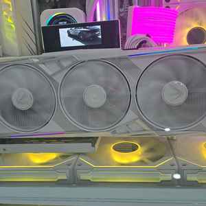 COLORFUL iGame 지포스 RTX 4080 SUPER Vulcan OC D6X 16GB White